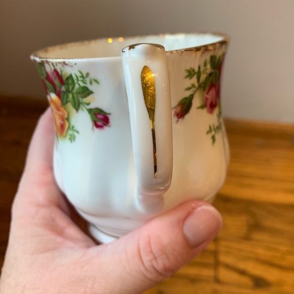 Old Country Roses Cup - Picture 4 of 5